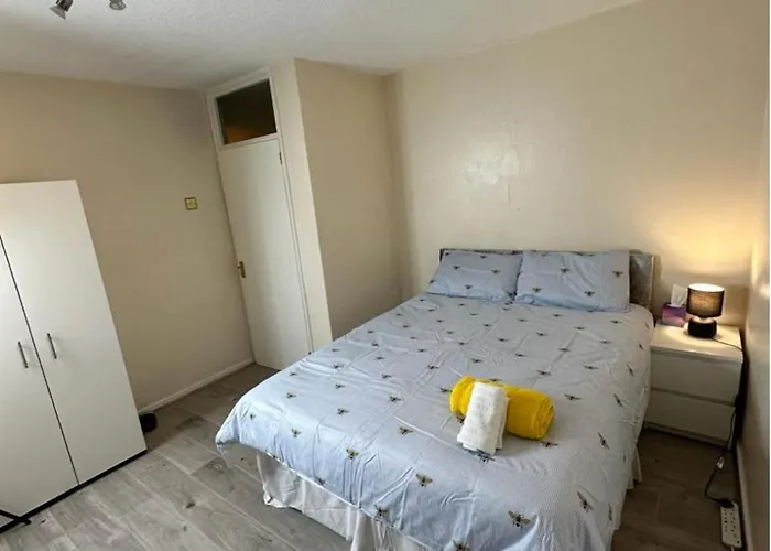 Kim33 Two Bedroom Apartment Central London